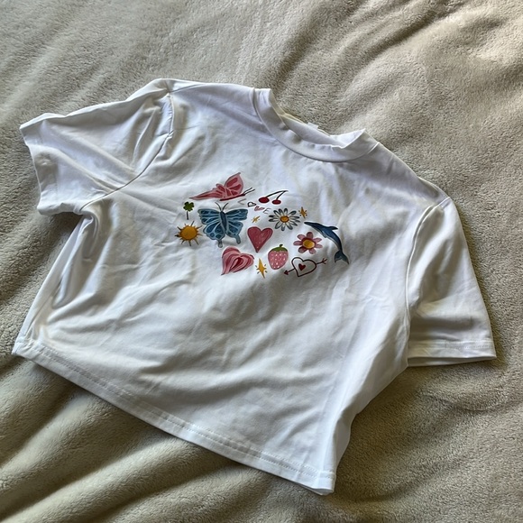 Cutesy crop top - Picture 2 of 2